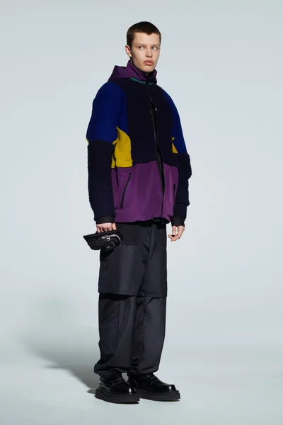 Look 16